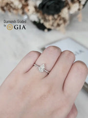 1.00ct E VS2 Pear Cut Diamond Engagement Ring 18kt GIA Certified