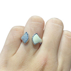 Editor’s Pick | Crystal Fan Paved Diamond Ring 18kt