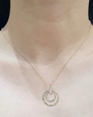 #LVNA2024 | Multi-Tone Round Halo Diamond Necklace 18kt