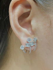 #LVNA2024 | Square Cluster Shape Statement Diamond Earrings 14kt