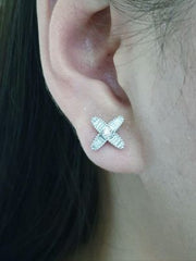 Floral Baguette Stud Diamond Earrings 18kt
