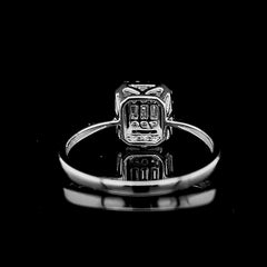 Classic Emerald Baguette Diamond Ring 14kt