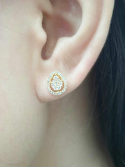 Golden Pear Stud Diamond Earrings 18kt