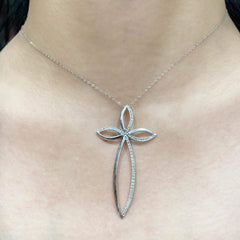 #LVNA2024 | Infinity Cross Diamond Paved Necklace 18kt