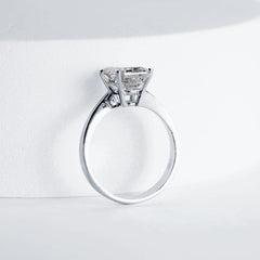 2.64ct I VS2 Emerald Cut Diamond Engagement Ring 18kt IGI Certified