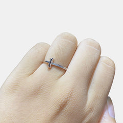 Small Cross Diamond Ring 14kt