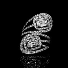 #LVNA2024 | Crossover Emerald Halo  Statement Diamond Ring 18kt