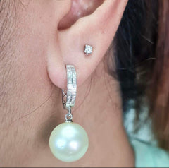 #TheSALE | Pearl Baguette Diamond Earring 18kt