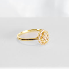 Golden Classic Pear Diamond Ring 18kt