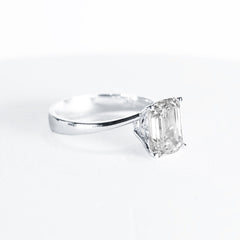 2.64ct I VS2 Emerald Cut Diamond Engagement Ring 18kt IGI Certified