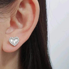 #TheSALE | Heart Baguette Diamond Earring 18kt