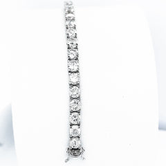 20.9cts E-J VS-SI Round Solitaire Eternity Tennis Diamond Bracelet 18kt | Editor’s Pick LVNA Signatures