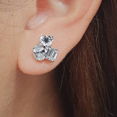 #LVNA2024 | 3.00cts Cluster Shape Solitaire Diamond Earrings 18kt