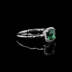 #LVNA2024 | Dainty Green Emerald Gemstone Diamond Ring 14kt