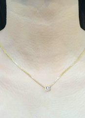 LVNA Signatures Unisex 0.25ct Bezel Diamond Center Bar Necklace 18kt