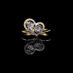 PREORDER | Golden Heart Halo Diamond Ring 14kt