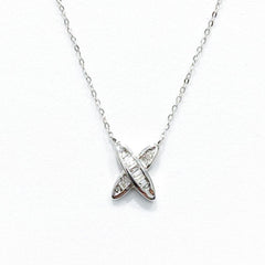 Baguette Flower Diamond Necklace 18kt