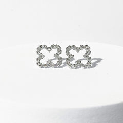 Baguette Clover Shape Diamond Earrings 18kt