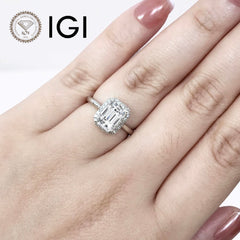 2.30cts I SI1 Emerald Cut Diamond Engagement Ring 18kt IGI Certified