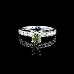 1.00ct Rare Flawless Fancy Light Green Colored Diamond Engagement Ring 18kt