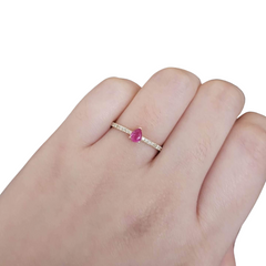 #LoveLVNA | Golden Pear Pink Sapphire Diamond Ring 18kt