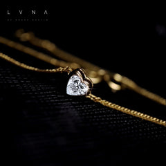 LVNA Signatures™️ Unisex Heart Diamond Center Bar Bezel Bracelet 18kt