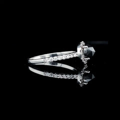 1.32ctw 玫瑰切割黑色光环钻石订婚戒指 18kt