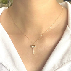 #LVNA2024 | Golden Pendant Key of Ivana Dancing Diamond Necklace 18kt