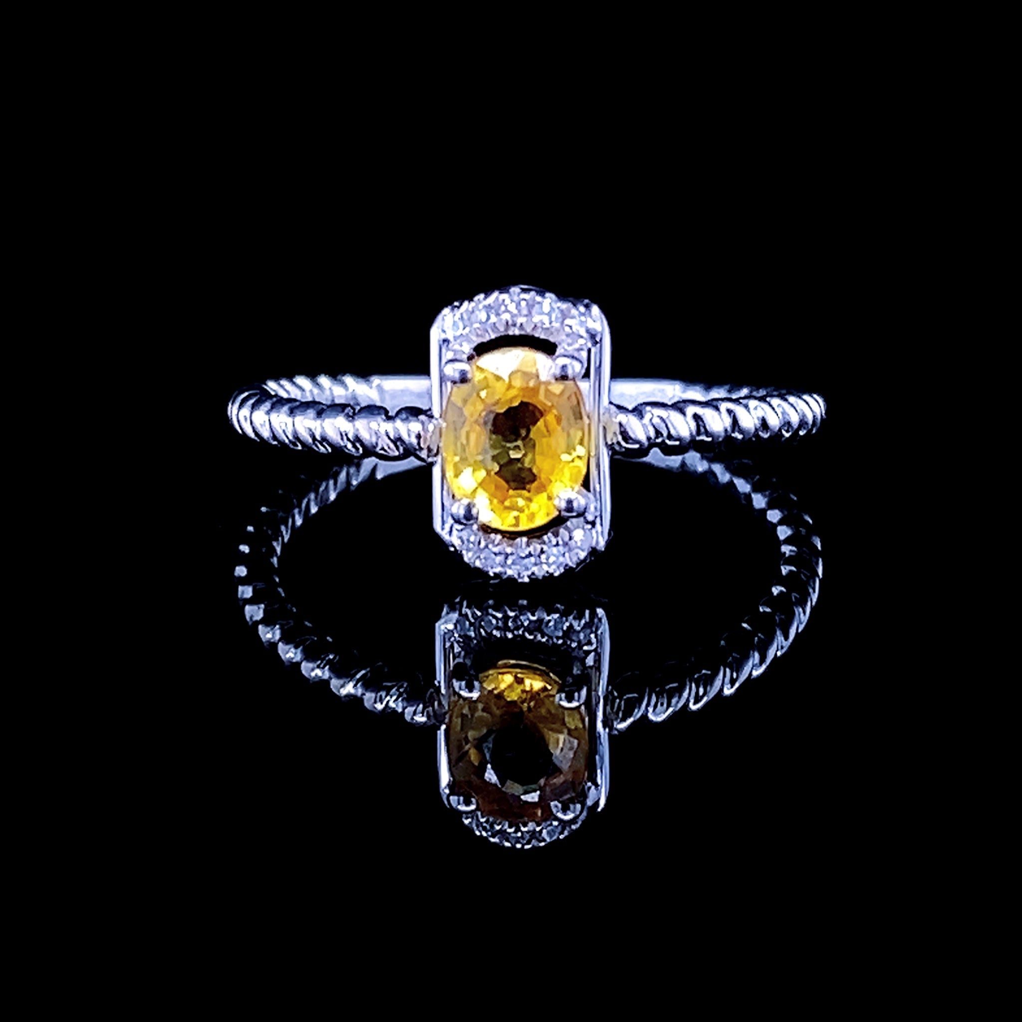 10.10 | Yellow Sapphire Diamond Ring 14Kt