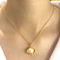 GLD | Golden Dancing Pearl Sea Shell Pendant Necklace 18kt