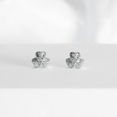 Trinity Heart Baguette Diamond Earrings 18kt