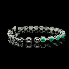 #LVNA2024 | LVNA Signatures Green Colombian Emerald Gemstones Half Eternity Diamond Bracelet 18kt