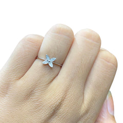Dainty Floral Diamond Ring 14kt