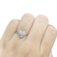 Trinity Heart Baguette Diamond Ring 18kt