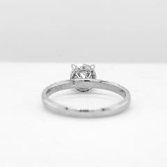0.58cts H SI2 Round Center Paved Diamond Engagement Ring 14kt