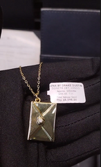 #LVNA2024 | Golden Envelope Pendant Diamond Necklace