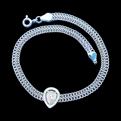 LVNA Signatures Pear Halo Colored Diamond Bracelet 18kt