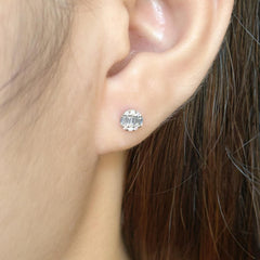 Dainty Classic Round Stud Diamond Earrings 14kt