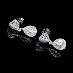 PREORDER | Heart Pear Dangling Diamond Earrings 14kt