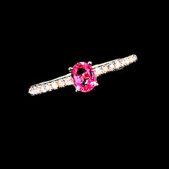 #LoveLVNA | Golden Oval Pink Sapphire Diamond Ring 18kt