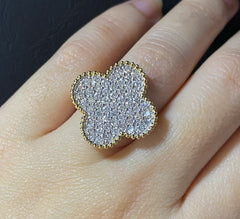 PREORDER | Golden Large Floral Clover Diamond Ring 14kt