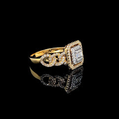 PREORDER | Golden Square Chain Diamond Ring 14kt