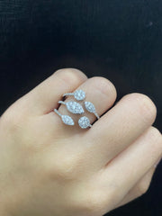 PREORDER | Intertwined Cluster Shape Diamond Ring 14kt