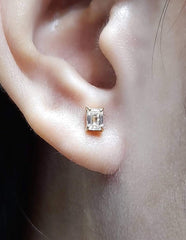 #LoveIVANA | 0.50cts G VS Emerald Solitaire Stud Diamond Earrings 18kt