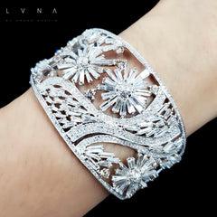Pavilion 钻石镶嵌装饰钻石手镯 18 克拉