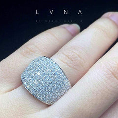 男女皆宜的镶嵌弧形百万富翁钻石戒指 14 克拉