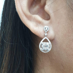 PREORDER |Pear Drop Dangling Diamond Earrings 14kt