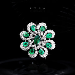 LVNA Signatures Colombian Green Emerald Cocktail Gemstones Diamond Ring 18kt