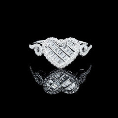 PREORDER | Classic Heart Baguette Diamond Ring 14kt