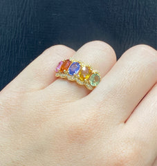 椭圆形彩虹蓝宝石和钻石戒指 14kt